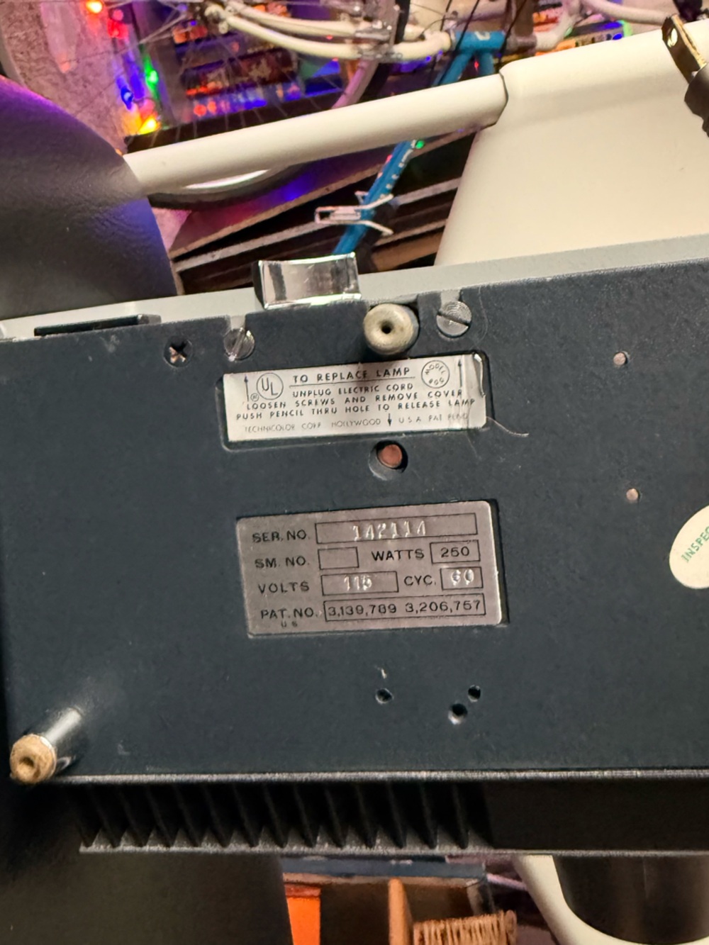 Vintage Technicolor Deluxe 580 Super 8 Projector for Home Film Viewing - Picture 15 of 16